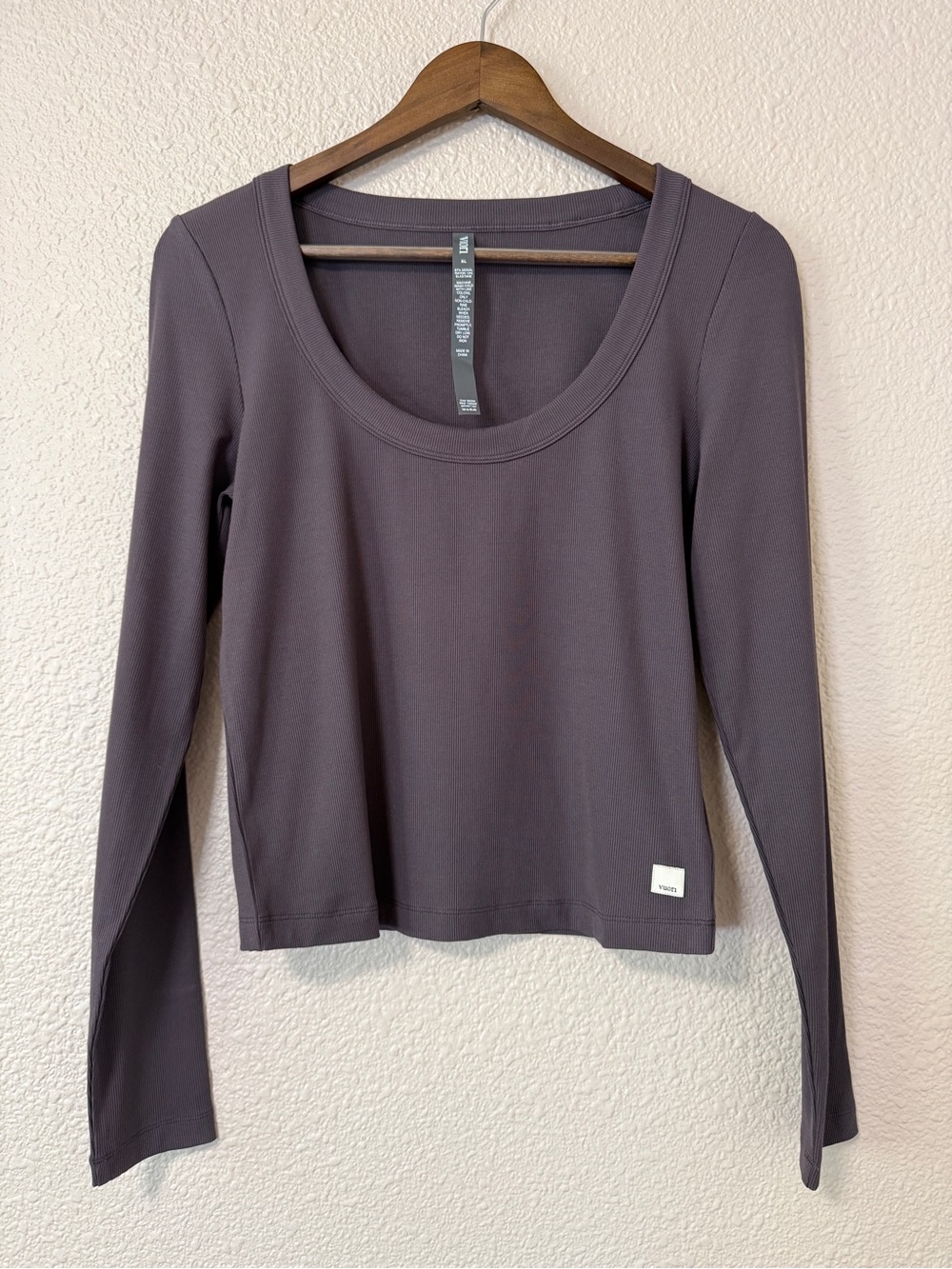 NWOT Vuori Long Sleeve Pose Scoop Tee Brown XL Athleisure Cropped Sangria Purple - Picture 2 of 7